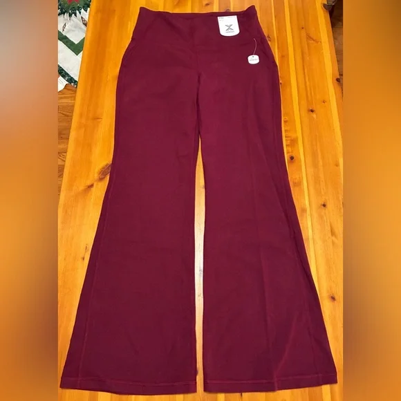 Xersion Burgundy Flare Women's Pants - Picture 4 of 11